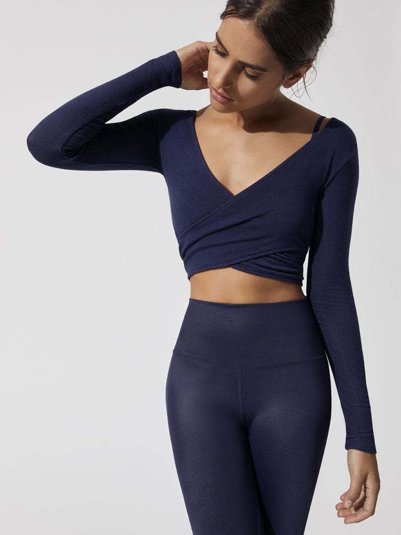 ALO Yoga Amelia Top Long Sleeve Crop Top -Sexy Yoga Top Rich Navy - Best  Fit by Brazil - Let's Gym Fitness - Dynamite Brazil Leggings USA - Alo Yoga  Leggings Sexy